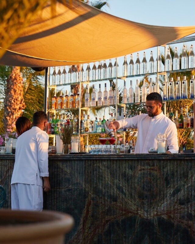 Drink at the bar or dinner on the roof anyone…? We’re open all weekend. Click link in bio to see our new summer menus.