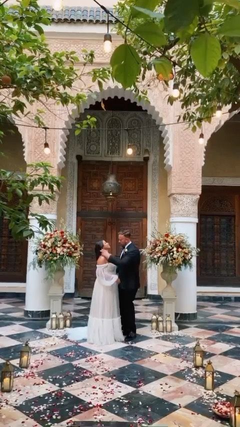 Ever dreamed of an El Fenn wedding? Think arches festooned in roses, candlelit dinners and dancing under the stars. Thank you @ikariangurl for letting us share your beautiful day.
@igordemba
@boutiquesouk_weddings
@latxina  @thebloomroom.marrakech
.
.
.
.
#elfenn #elfennmarrakech
#marrakech #marrakechmedina #marrakechwedding #destinationwedding #weddingmarrakech