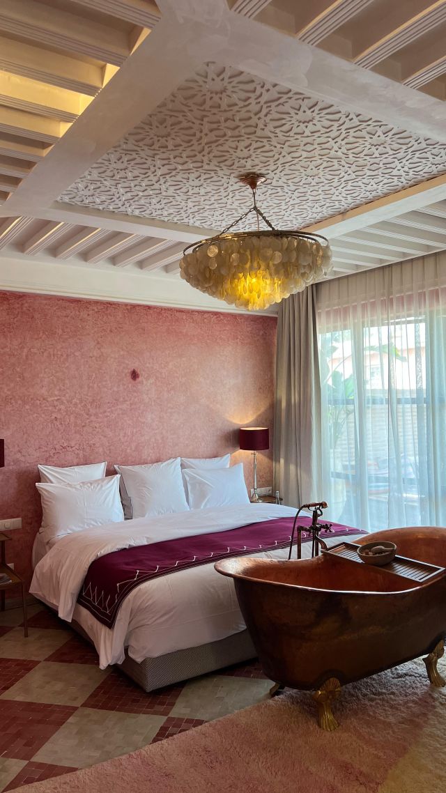 This is what you need. Now send it to someone you want to need it with. 💋#elfennmarrakech #pinkbedroom #pinkinterior #thinkpink #boutiquehotel #luxuryhotelsoftheworld #maroc #bohemiadesign #thedesignhotelsbook #divinefeminine #marrakech #marrakechmedina #colourfulinterior #interiordesign #interiorinspo